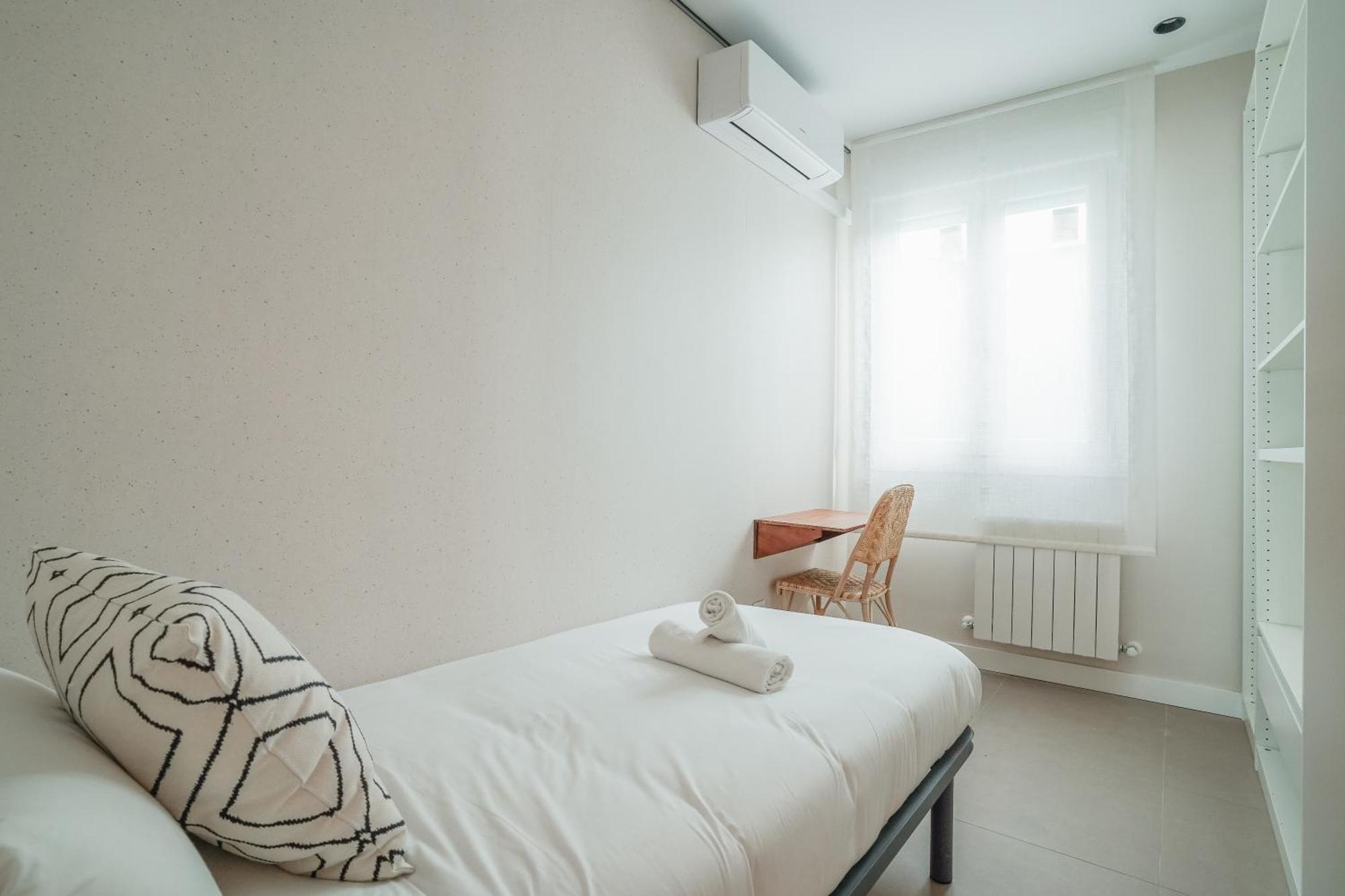 Modern Apartment-2Bedrooms 1Bath-Cuatro Caminos Madrid Exterior foto
